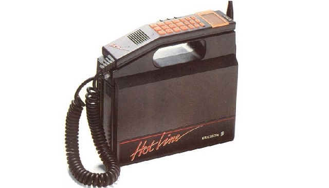 Один из первых сотовых телефонов Ericsson